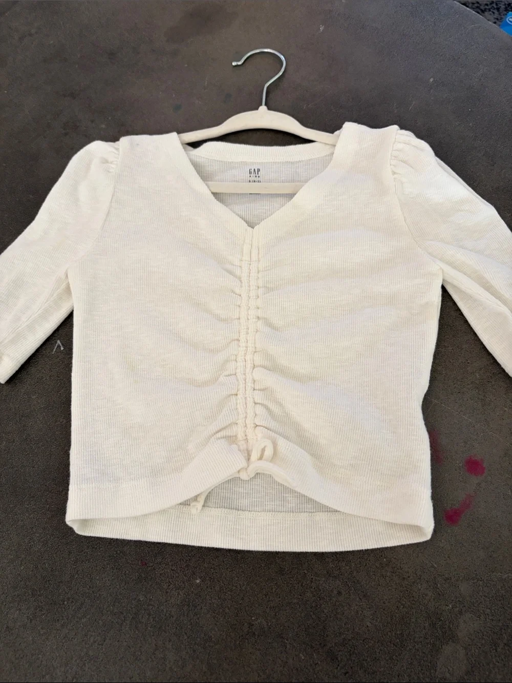 GAP Cream V-Neck Ruched Front Knit Top